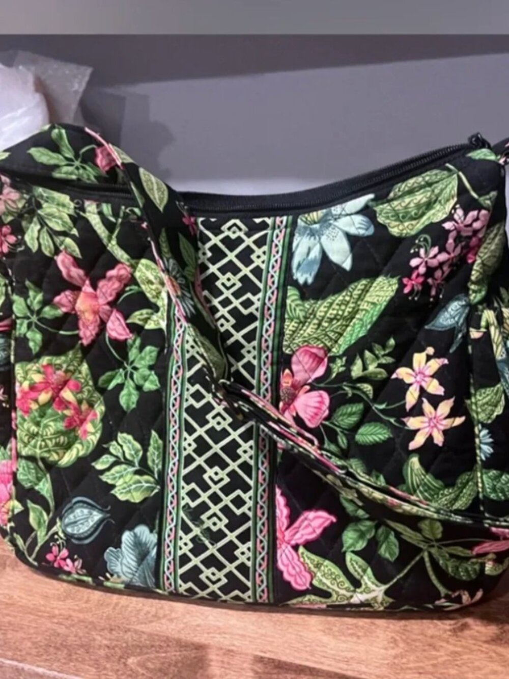 Vera Bradley Botanica Quilted Floral Crossbody EUC
